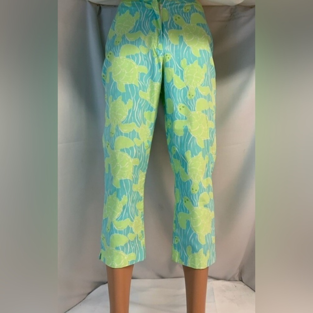 EUC Lilly Pulitzer turtle cropped pants